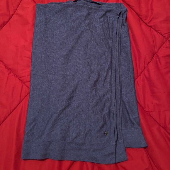 Lululemon Yin Poncho - Picture 1 of 4